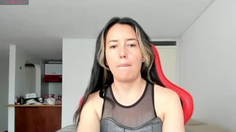 Snapshot of zoe_jeane_beker chatting on July 13, 6:55 pm ZOE online show from July 13, 6:55 pm