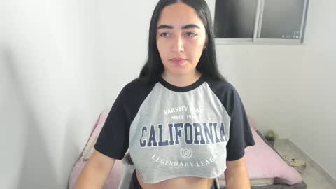 Snapshot of zoe_jones7 chatting on January 12, 4:52 am zoe_jones7 online show from January 12, 4:52 am