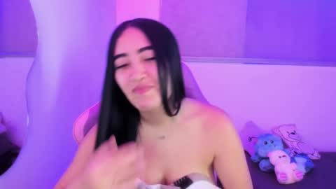 zoe_jones7 online show from February 15, 3:25 am