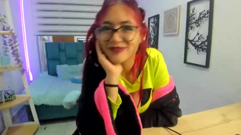 zoe_jonesx online show from April 14, 3:56 am