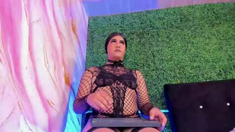 Zoe online show from April 13, 2:00 pm