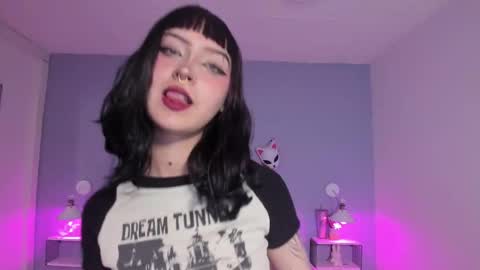 Snapshot of zoe_lynch_ chatting on September 28, 2:33 pm Zoe Lynch online show from September 28, 2:33 pm