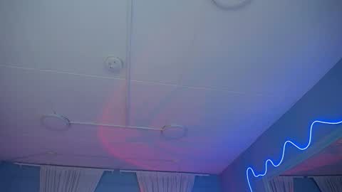 Zoe Lynch online show from December 16, 4:17 am