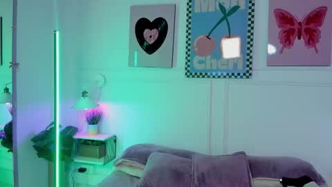 Zoe Lynch online show from March 17, 11:24 am