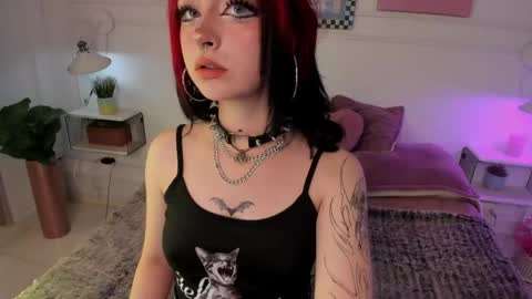 Snapshot of zoe_lynch_ chatting on May 6, 11:59 am Zoe Lynch online show from May 6, 11:59 am
