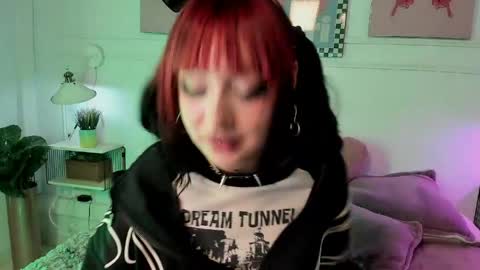 Snapshot of zoe_lynch_ chatting on May 11, 3:29 pm Zoe Lynch online show from May 11, 3:29 pm