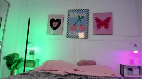 Snapshot of zoe_lynch_ chatting on June 3, 2:33 pm Zoe Lynch online show from June 3, 2:33 pm
