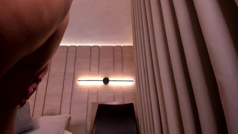 zoe_mhendez online show from February 25, 11:42 am