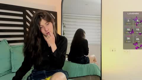 Snapshot of zoe_olsen__ chatting on February 11, 4:13 pm Zoe Olsen online show from February 11, 4:13 pm