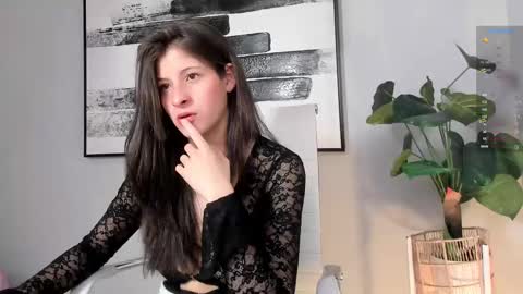 Snapshot of zoe_olsen__ chatting on March 3, 3:31 pm Zoe Olsen online show from March 3, 3:31 pm