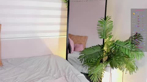 Snapshot of zoe_olsen__ chatting on March 11, 1:01 pm Zoe Olsen online show from March 11, 1:01 pm