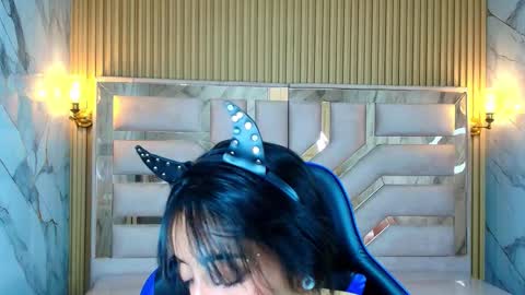 Zoe  online show from October 28, 3:21 am