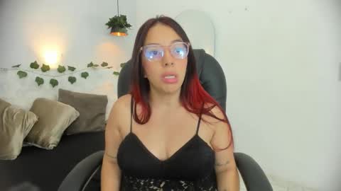 Snapshot of zoe_ross1 chatting on February 4, 11:31 pm Zoe online show from February 4, 11:31 pm