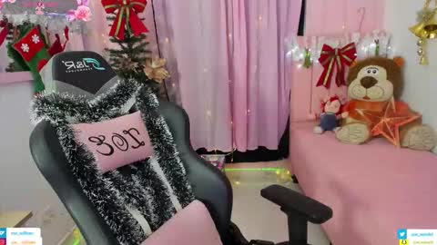 zoe_sullivan_ online show from November 23, 9:42 am