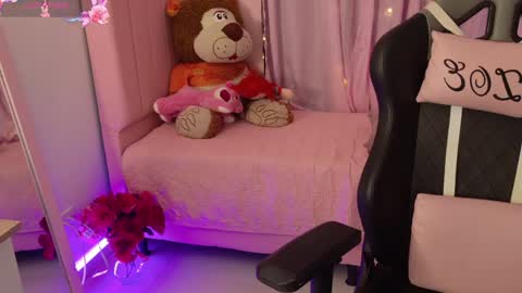 zoe_sullivan_ online show from May 29, 9:07 am