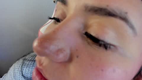 Zoe online show from December 9, 5:51 am