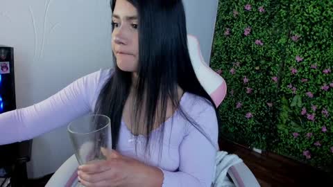 Zoe online show from December 18, 2:42 am