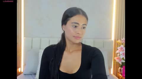 Snapshot of zoebarlowe chatting on November 23, 6:30 pm zoebarlowe online show from November 23, 6:30 pm