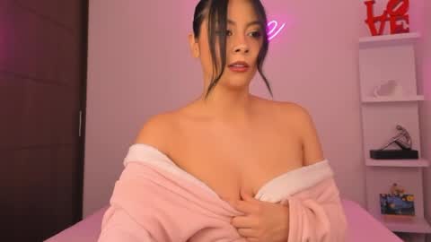 zoecams online show from May 22, 6:35 pm