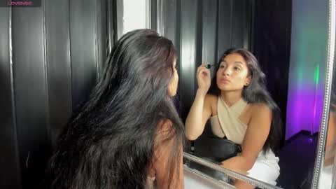 Snapshot of zoeconti chatting on February 19, 3:24 am Zoe online show from February 19, 3:24 am