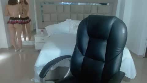 ZOE online show from November 5, 3:45 pm