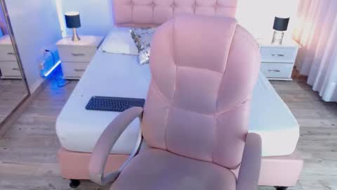 zoe online show from November 13, 4:11 am