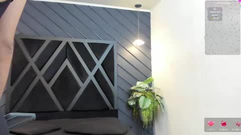 Snapshot of zoee_martins_ chatting on September 14, 2:27 pm Zoe 3 online show from September 14, 2:27 pm