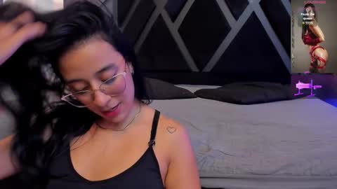Snapshot of zoee_martins_ chatting on October 10, 6:07 pm Zoe 3 online show from October 10, 6:07 pm