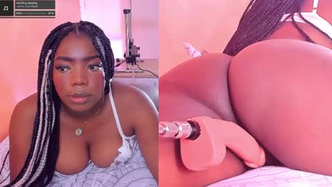 Snapshot of zoeethompson_cm chatting on July 13, 10:51 am online show from July 13, 10:51 am