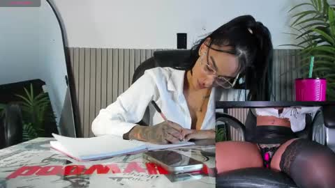 Snapshot of zoeettaylor_ chatting on May 15, 8:49 pm ZOEET online show from May 15, 8:49 pm