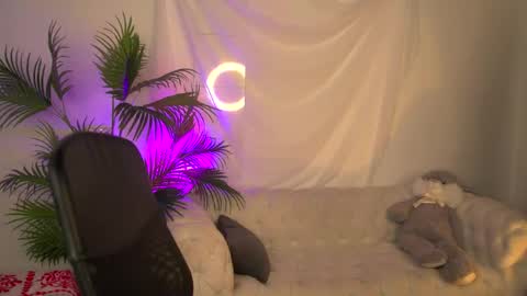 ZOE online show from April 12, 4:50 am