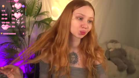 Snapshot of zoeford_ chatting on May 1, 5:23 am ZOE online show from May 1, 5:23 am