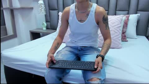 Zoe Krug online show from April 1, 11:33 am