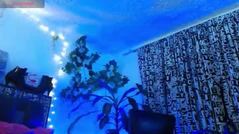 Snapshot of zoemi chatting on January 11, 4:27 am zoemi online show from January 11, 4:27 am