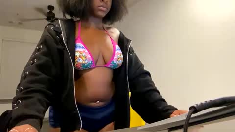 Zoe online show from May 31, 8:32 am