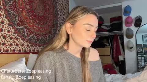 zoepleasing online show from October 26, 12:27 am