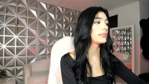 Zoe Rouse online show from January 14, 8:25 pm