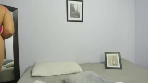 Snapshot of zoesamara chatting on November 13, 1:37 am Isabella online show from November 13, 1:37 am