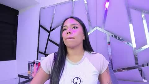 ZoeSwam online show from February 9, 2:21 pm