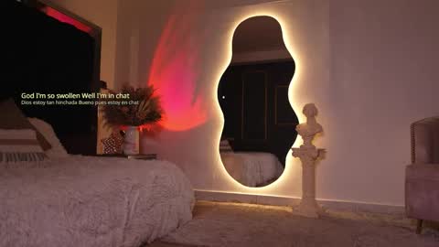 zoevidal_ online show from December 17, 12:00 pm