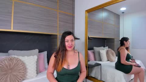 ZOE online show from November 30, 1:04 pm