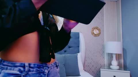 ZoeWilliis online show from June 3, 12:19 pm