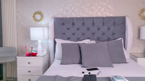 ZoeWilliis online show from July 15, 12:32 pm