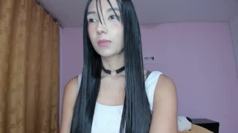 Snapshot of zoey_babyqueen19 chatting on March 4, 1:33 am Zoey online show from March 4, 1:33 am