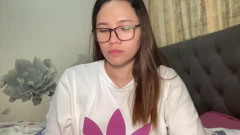 zoey_foryou online show from April 30, 12:22 pm