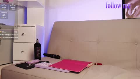 Snapshot of zoey_fox_ chatting on February 10, 12:19 am zoey fox online show from February 10, 12:19 am