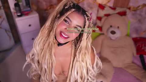 zoey fox  online show from February 15, 11:01 pm