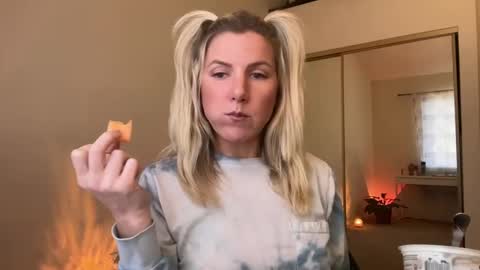 Zoeydanner online show from January 21, 7:06 pm