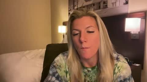 Zoeydanner online show from January 15, 4:11 pm