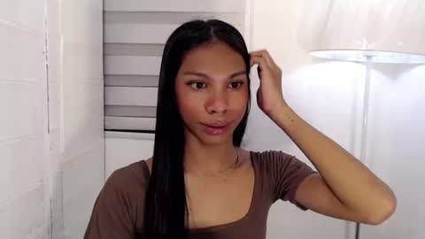 Snapshot of zoeygorgeous19 chatting on February 8, 2:58 am zoey online show from February 8, 2:58 am